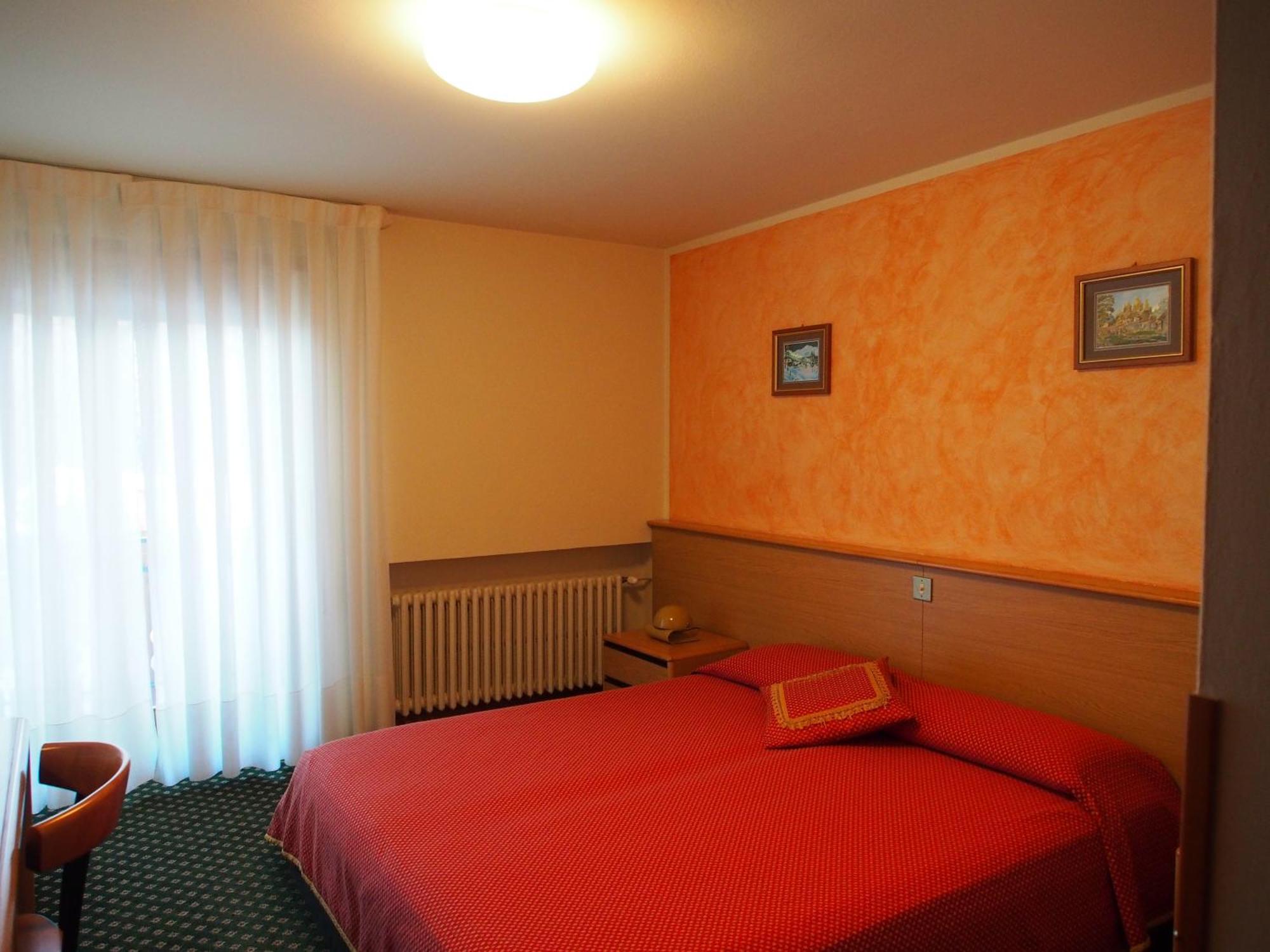 Hotel Belvedere Roana Bilik gambar